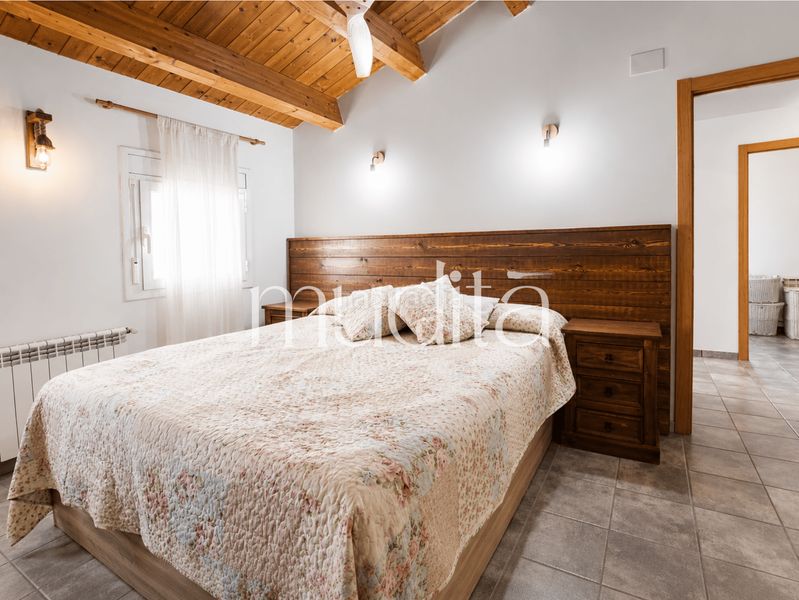 Foto dee95f30-470a-434c-bca4-99987f7d4c61. Casa adossada amb calefacció aparcament piscina a Avinyó