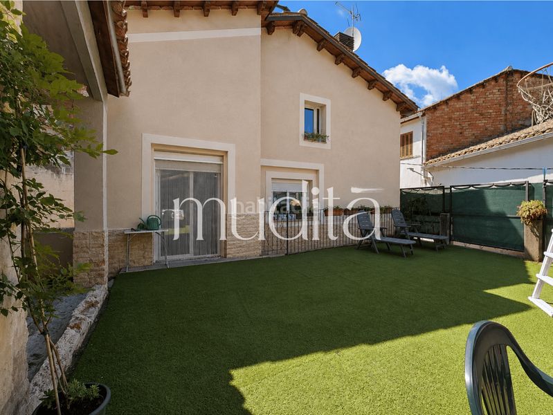 Foto ff1410a0-7b55-4a69-ae74-cb79df027c20. Casa adossada amb calefacció aparcament piscina a Avinyó