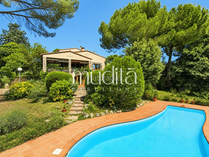 Foto 4c0ee2cf-9444-4ee7-835b-ac6a801e1e43. Casa amb calefacció aparcament piscina a Ametlla del Vallès (L´)