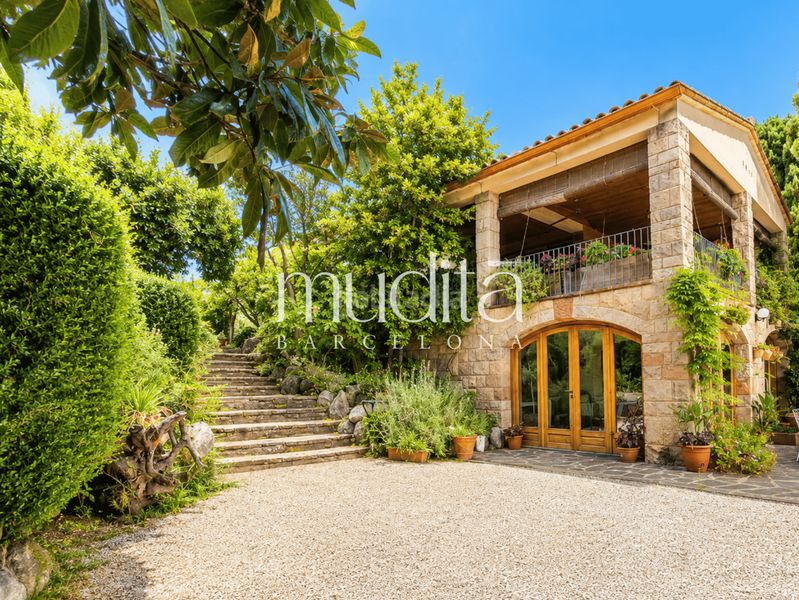 Foto 508f15ce-f677-43f7-bd89-0144b8e42f21. Casa amb calefacció aparcament piscina a Ametlla del Vallès (L´)