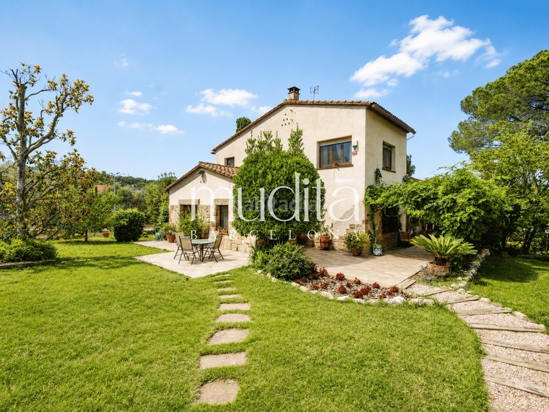 Foto 60b2e8e0-9a49-4641-9684-8f7232201479. Casa amb calefacció aparcament piscina a Ametlla del Vallès (L´)