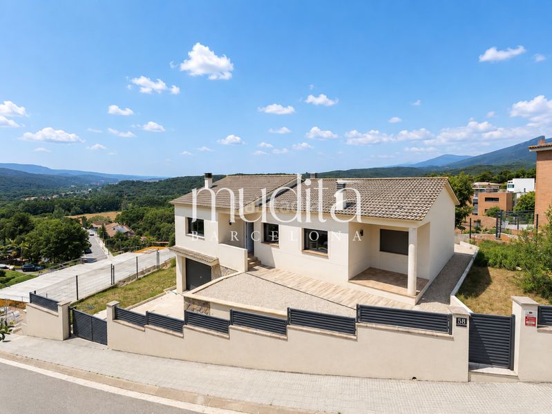Foto b5f2d0e9-09da-4ccc-acad-f14c99ed273e. Casa amb calefacció aparcament a Gualba