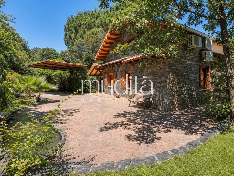 Foto 1c0e3d3d-6864-4994-a131-d871176ea2c5. Casa amb calefacció aparcament piscina a Sant Celoni