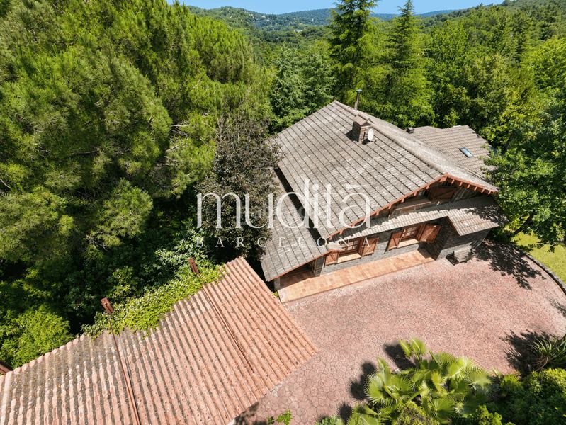 Foto 4f030b54-50f1-4af7-b8dd-ba5018d3a0f5. Casa amb calefacció aparcament piscina a Sant Celoni