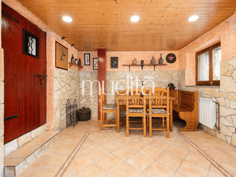 Foto 501aa792-2151-4c34-91a8-9ce93198c6ec. Casa amb calefacció aparcament piscina a Sant Celoni
