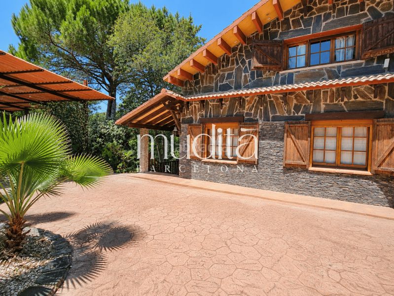 Foto cea517e2-8c9d-4dd2-9b99-23fe82a4cc79. Casa amb calefacció aparcament piscina a Sant Celoni