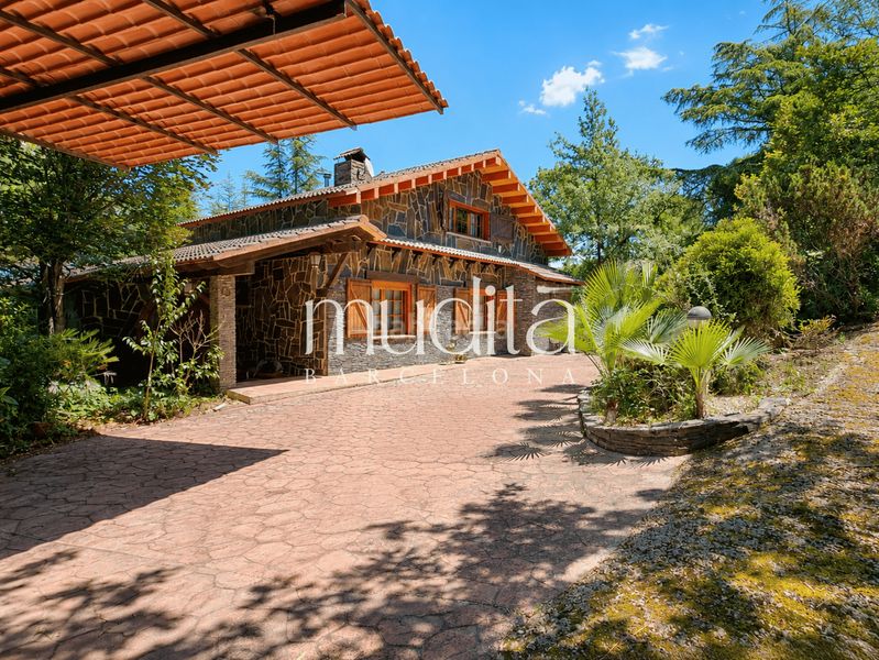 Foto d44e4001-bc33-470d-8d43-87c1840f1d38. Casa amb calefacció aparcament piscina a Sant Celoni