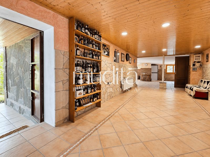 Foto f0d78b0b-a573-454b-9462-8fc38ebc1820. Casa amb calefacció aparcament piscina a Sant Celoni