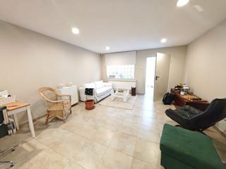 Casa adossada  Riera. Casa con local alquilado, dos plazas de aparcamiento y posibilid