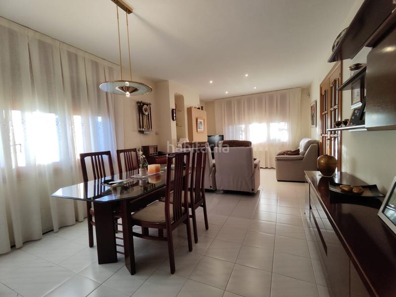 Foto c5102022-1fc4-43e1-ba25-47fdbae776b0. Maison avec chauffage parking dans Canovelles