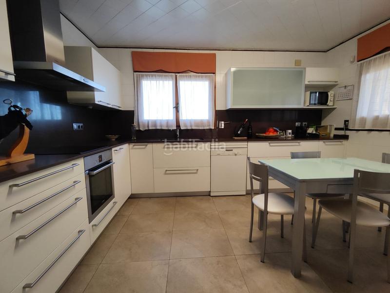 Foto d278050b-5bd8-4e06-b35a-43bb96c06cb8. Maison avec chauffage parking dans Canovelles