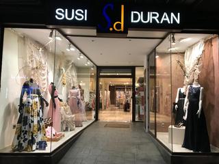 Local Comercial  Riera. Local en traspaso de vestidos de fiesta en calle riera