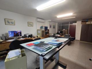 Oficina a Instituts. Oficina en el centro de granollers