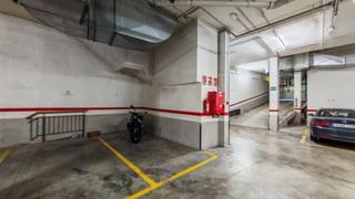 Aparcament cotxe a ESTEVE BARANGE 51