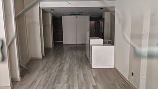 Lloguer Local Comercial  Riera. Local en alquiler o venta en calle riera