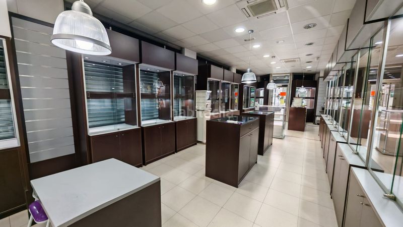 Foto 01899d8e-5ab1-41dc-961c-8b3a52ac90e9. Local comercial a riera 35 a Canovelles