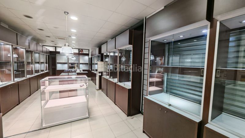 Foto 98b5fbad-4884-4b56-9f6b-603b7ac2c0a5. Local comercial a riera 35 a Canovelles
