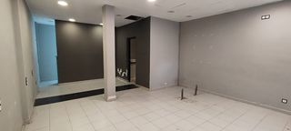 Lloguer Local Comercial a Pi 6. Local en alquiler en el centro de canovellas