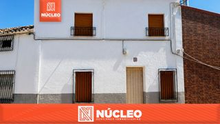 Xalet  Calle rosario. Chalet adosado en venta en tiriez