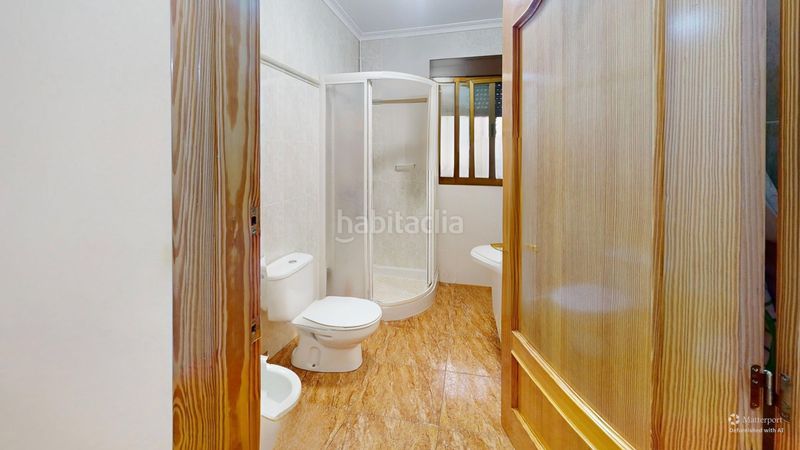 Foto 394059e2-eb55-4ec3-867e-bd100ad6c01d. Casa adossada amb xemeneia aparcament a Lezuza