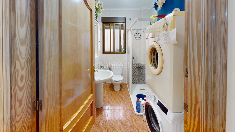 Foto eb0a7ff6-c23f-45d4-a6b6-686dccee6e43. Casa adossada amb xemeneia aparcament a Lezuza