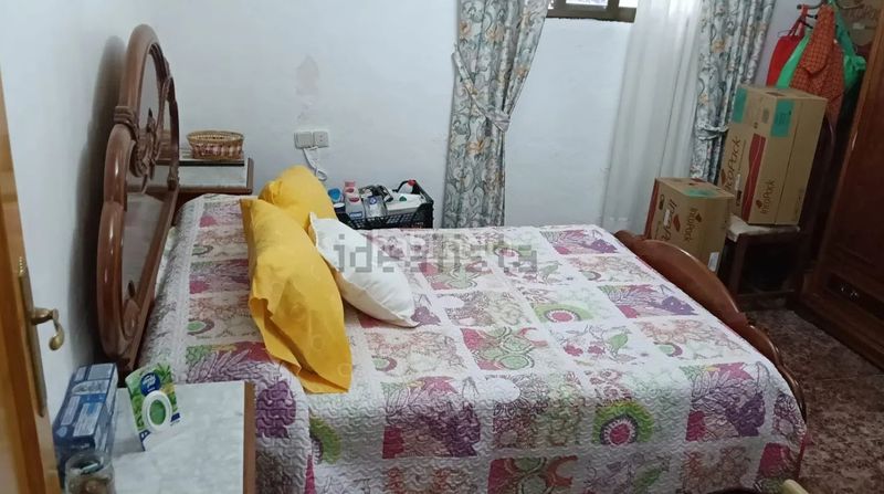 Foto ffd91271-1538-4ead-bc75-adc8128aa185. Casa adossada amb xemeneia aparcament a Lezuza