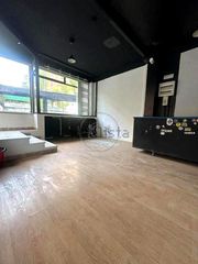 Business premise in Comillas