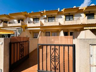 Casa a Santiago de La Ribera. Espectacular vivienda unifamiliar en san blas