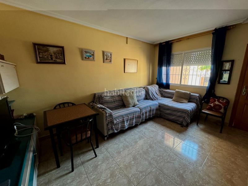 Foto b1b14801-4b5b-4e94-a83e-701b64a15f41. Chalet con parcheggio in Centro Alcázares (Los)