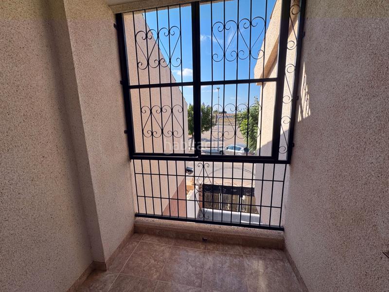 Foto dc023f49-a8e2-457d-a33b-d8755d92ea2b. Chalet con parcheggio in Centro Alcázares (Los)