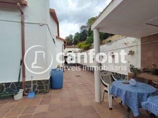 Chalet à Avinguda sant josep 107. ¡descubre tu nuevo hogar en la urbanización de sant josep de lli