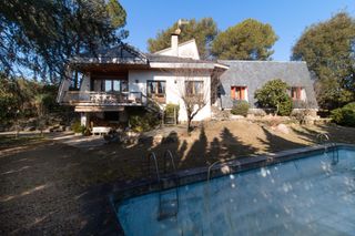 Chalet en Carrer de la circumval.laci 4. Chalet con 6 habitaciones con parking, piscina y calefaccin
