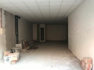 Rent Business premise in Carrer sant joaquim 44. Local comercial en corró d'avall - les franqueses