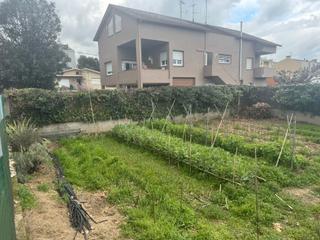 Terrain résidentiel à Carrer güell 7. Terreno urbano en el centro de llinars del vallès