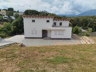 Chalet à Carrer del corredor 3. Casa de obra nueva en can vila - sant pere de vilamajor