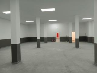 Miete Geschäftsraum  Carretera nova. Amplio local comercial a pie de calle en ctra. principal de la g