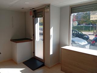 Lloguer Local Comercial  Plaça can prat. Local comercial en alquiler en el centro de corró d’aval