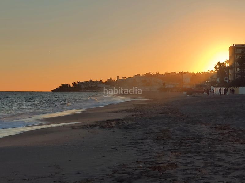 Foto d7461f12-cad5-46d4-b9fd-a4a30a492d27. Casa a schiera con camino riscaldamento parcheggio piscina in Benalmádena