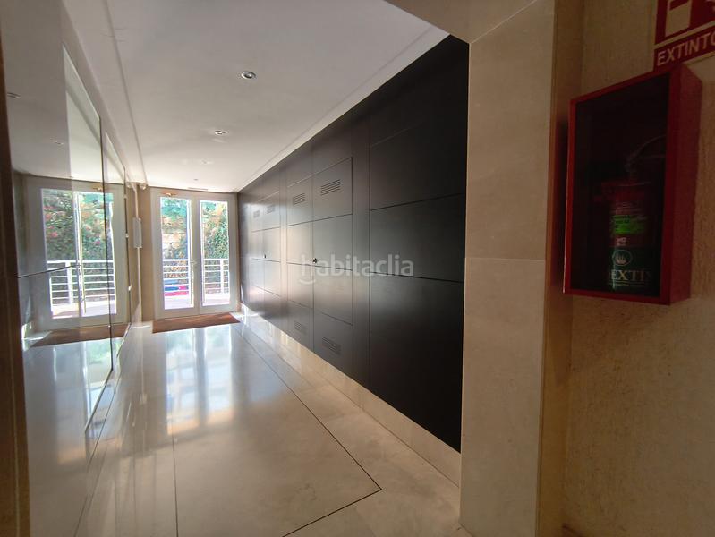 Foto cb32ae55-2d88-4b75-82dd-7701e6524c0d. Lloguer pis a avenida estrella del mar 12 a Zona Centro Comercial Torrequebrada Benalmádena