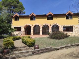 Masia a Palau-solità i Plegamans. Finca rustica situado al sur de palau-solità i plegamans.