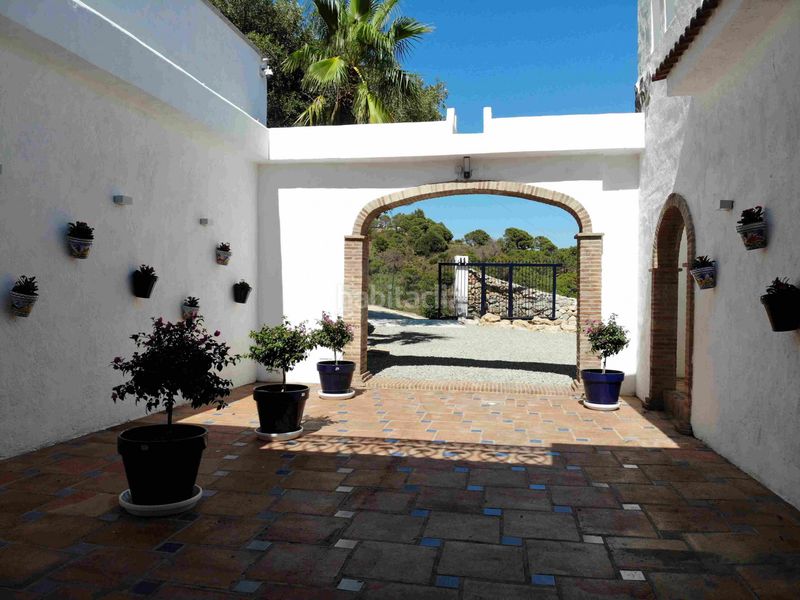 Foto 4bbf9380-01e8-48e7-8976-ac784434f998. Masia amb piscina a altos de Estepona Estepona