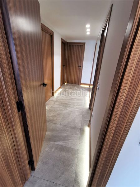 Foto 0d55bdd6-d4d0-4e70-9d37-8595ac255e04. Apartament amb aparcament piscina a puerto de Estepona Estepona