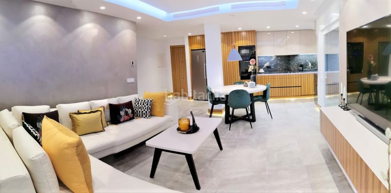 Foto 5fed1542-8e15-40d9-80d5-ce2f490bc442. Apartament amb aparcament piscina a puerto de Estepona Estepona