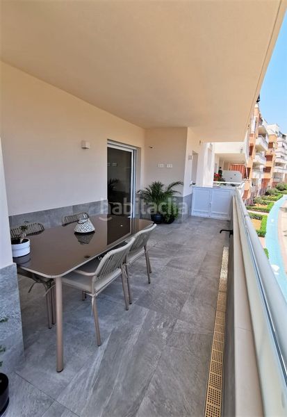 Foto ee2a6c5e-4326-4266-96c7-a10f661792ab. Apartament amb aparcament piscina a puerto de Estepona Estepona