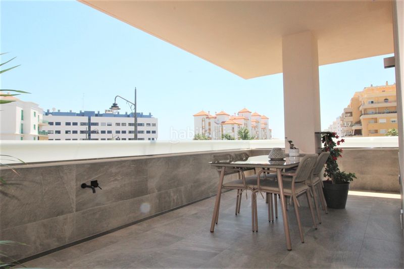 Foto ff7ecf9e-51d1-49ce-abcd-bf51237202c1. Apartament amb aparcament piscina a puerto de Estepona Estepona