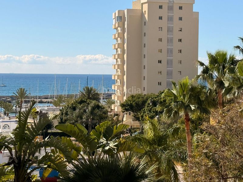 Foto 6ff613af-aa0f-46bc-95c3-de5945aed4f0. Apartament amb aparcament piscina a puerto de Estepona Estepona