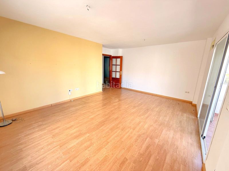 Foto 14b02e41-f422-4928-91d3-cc6a556b908c. Apartament amb aparcament piscina a Centro Estepona
