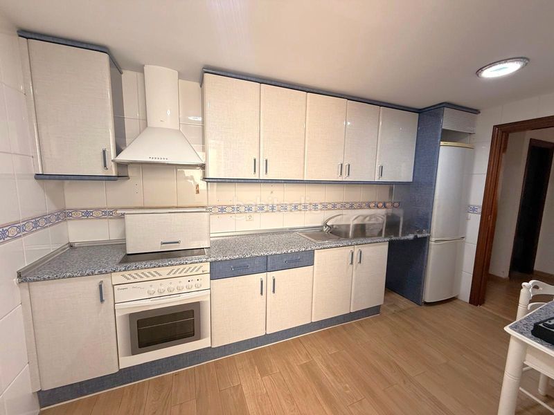 Foto bd2f050f-0098-41bd-ab76-f8d205186984. Apartament amb aparcament piscina a Centro Estepona