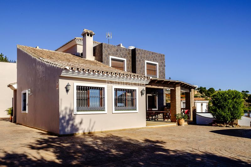 Foto 0779d22d-4edd-4b10-9d83-2f5fbe71fcc0. Casa a altos de Estepona Estepona