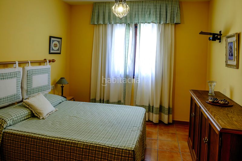 Foto f3f5a1cd-9183-4c9d-802a-def982d3ddc0. Casa a altos de Estepona Estepona